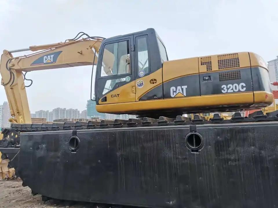 CAT320cShip digging