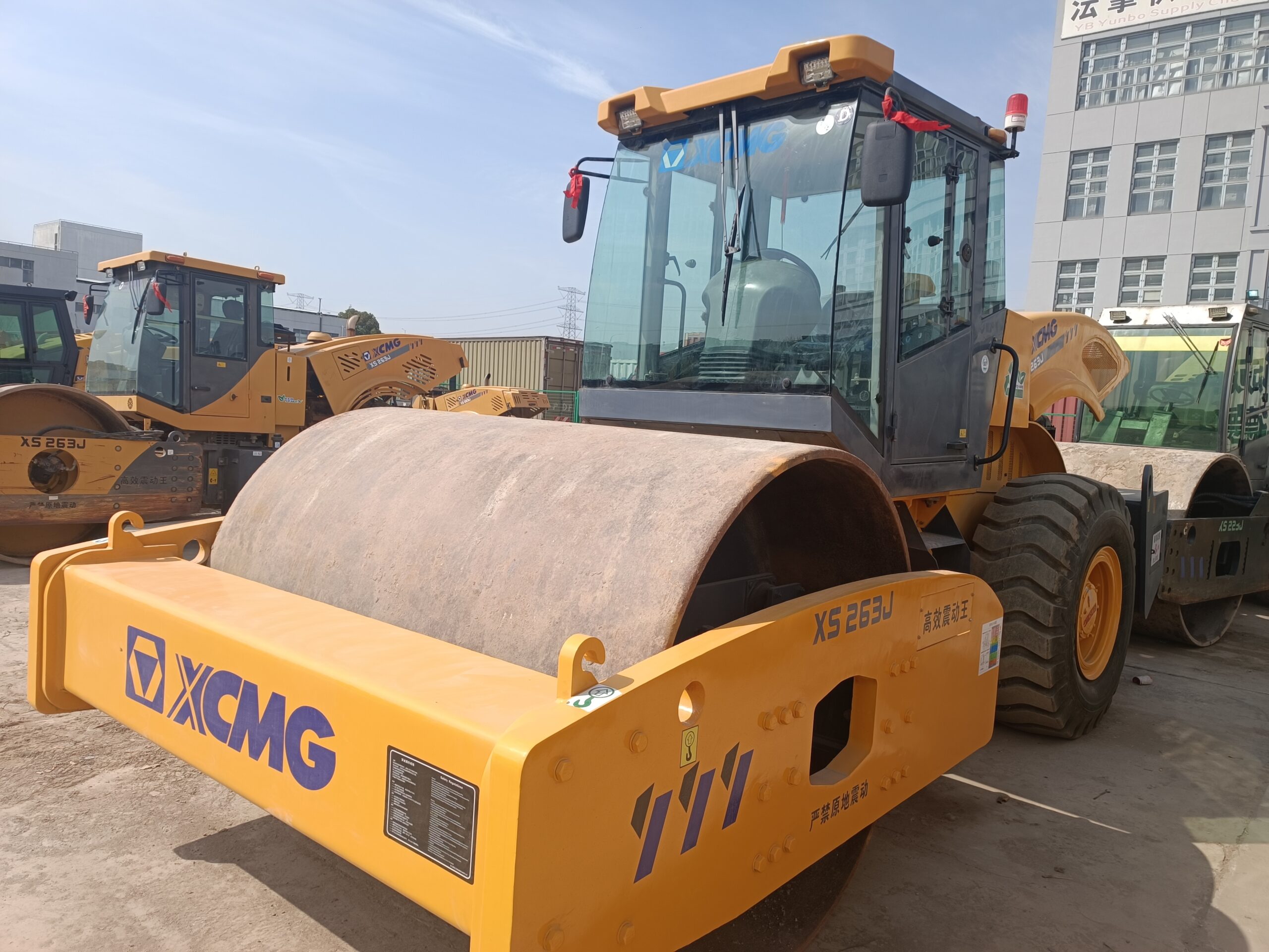 Road roller
