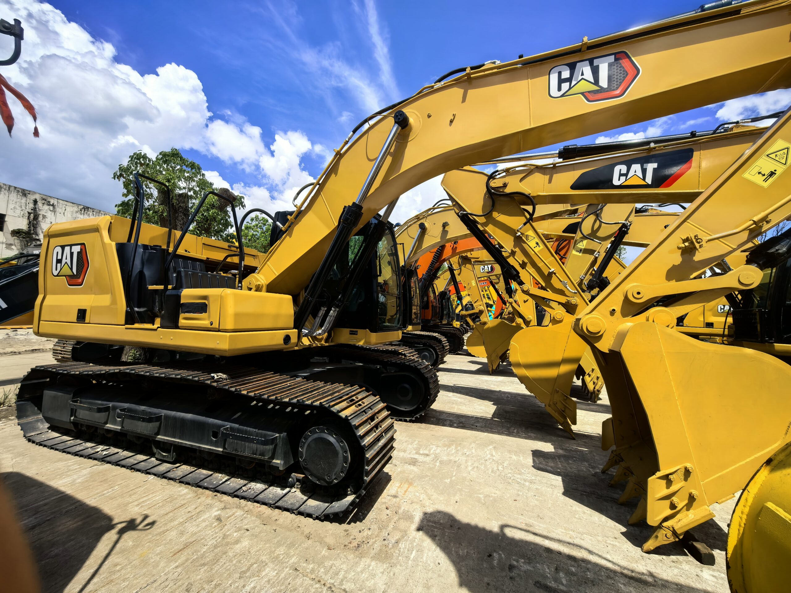 CAT320GC