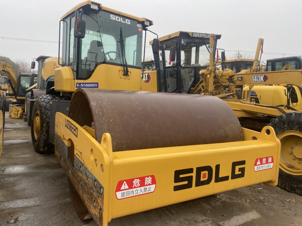 Road roller