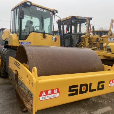 Road roller