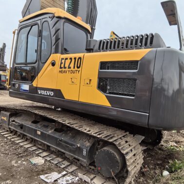 VOLVO EC210