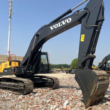 VOLVO EC240